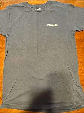 Columbia Men’s Short Sleeve Tee in Dark Blue with Small Logo